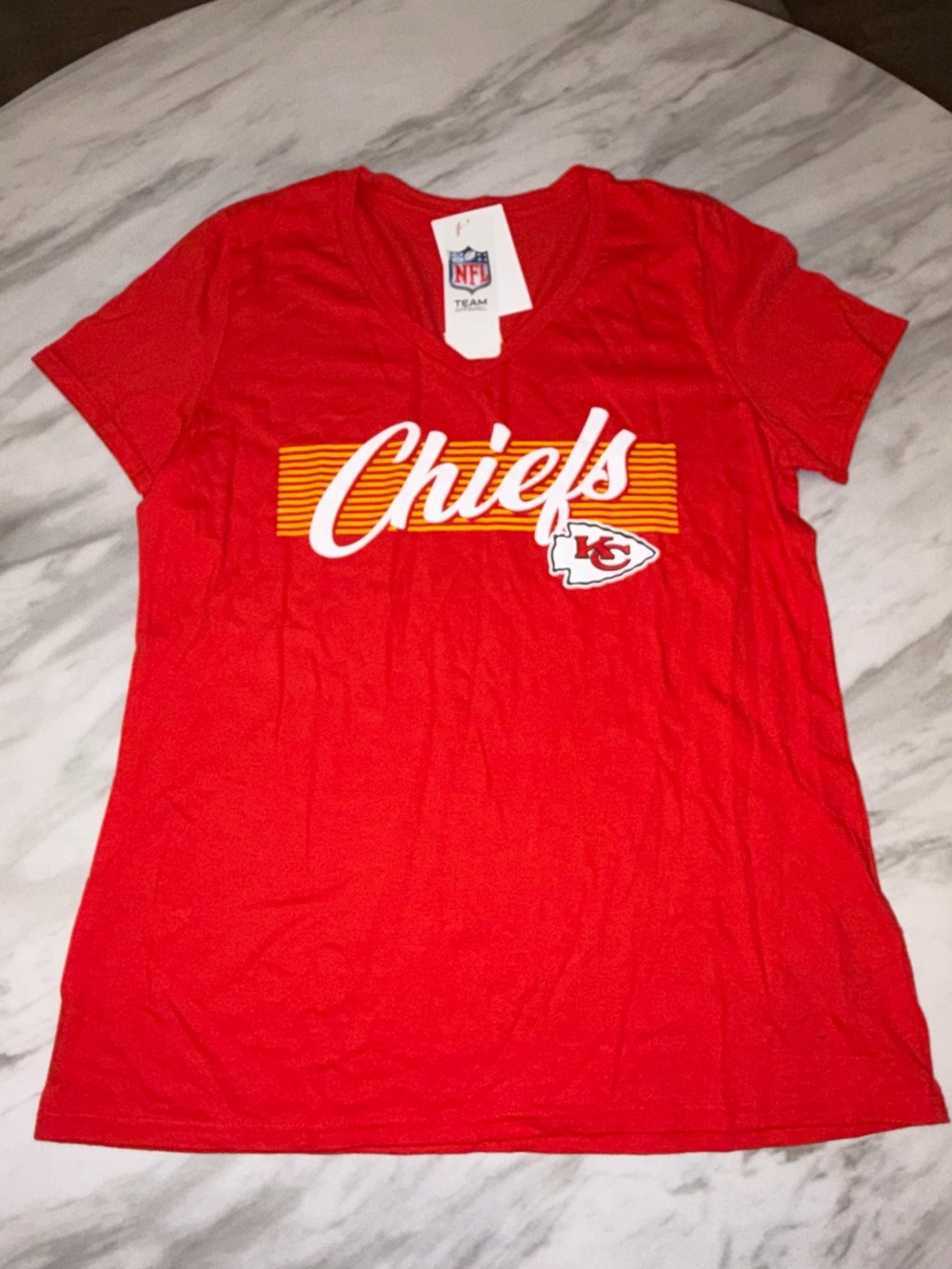 NWT NFL Team Apparel Kansas City Chiefs V-Neck T-Shirt Women Medium Red CSA